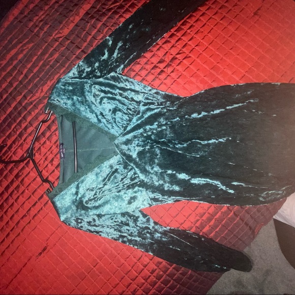 Velour Deep Green Long-Sleeved Mini Dress - Picture 8 of 14